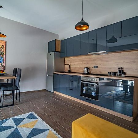 E&S Luxury Suite Apartments أوهغيد المظهر الخارجي الصورة