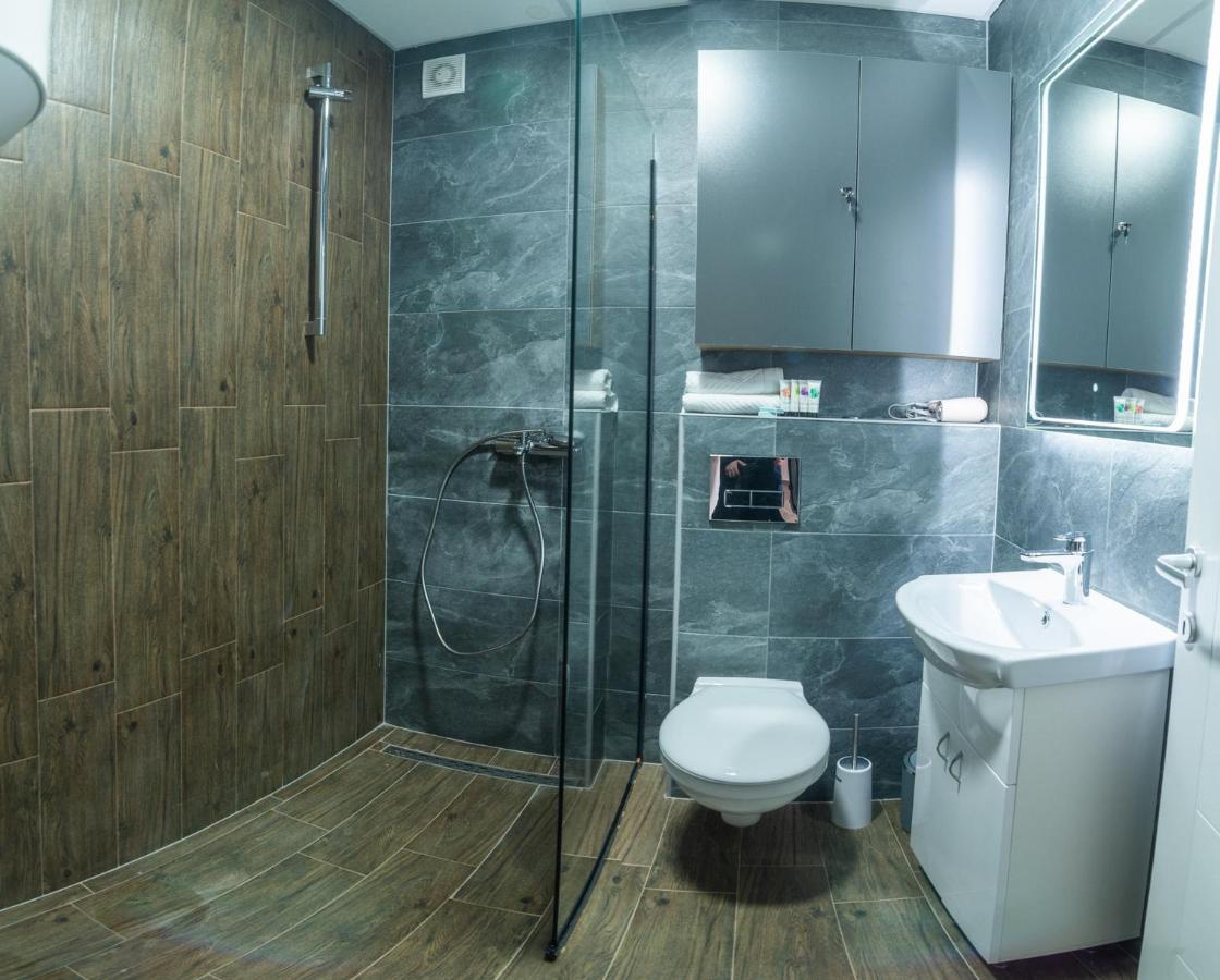 E&S Luxury Suite Apartments أوهغيد المظهر الخارجي الصورة