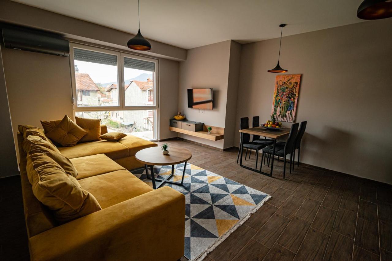E&S Luxury Suite Apartments أوهغيد المظهر الخارجي الصورة